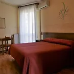 Angela Hotel 3*