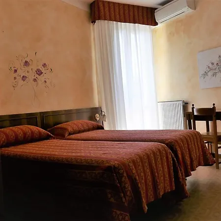Angela Hotel 3*