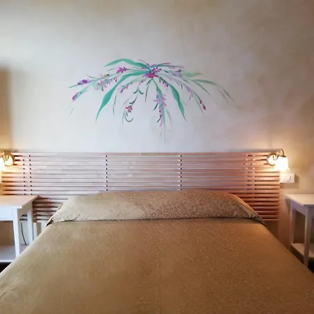 Angela Hotel 3*